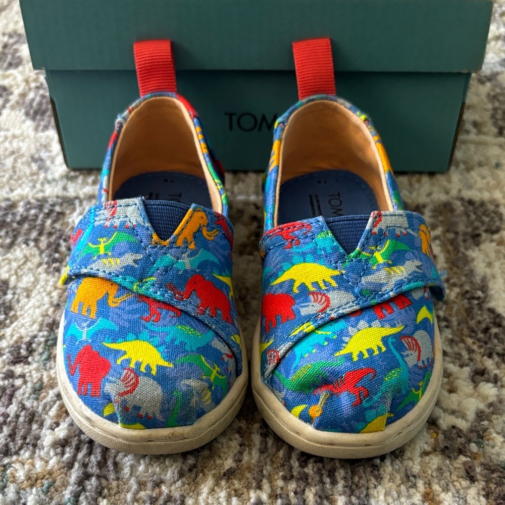 TOMS Kids' Shoes with Dinosaur Print - Blue and Red